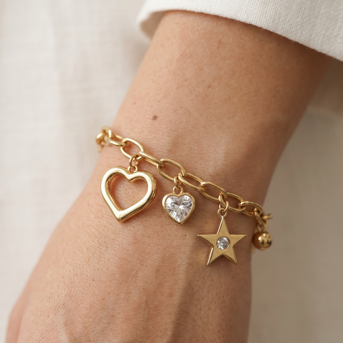 Ataç Model Charm Detaylı Bileklik