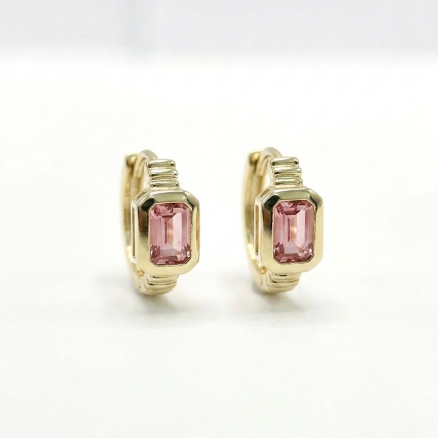 Pembe Taş Detaylı VIP Mini Küpe