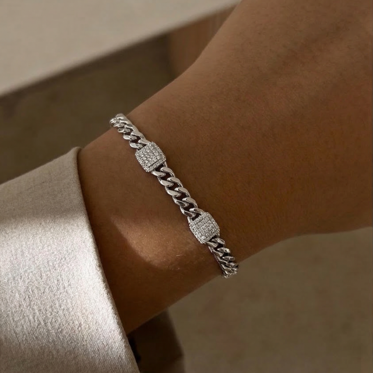 Çelik  VIP Bileklik — Model B8G — 14 ayar altın görünümlü bileklik | Ferlin Jewelry