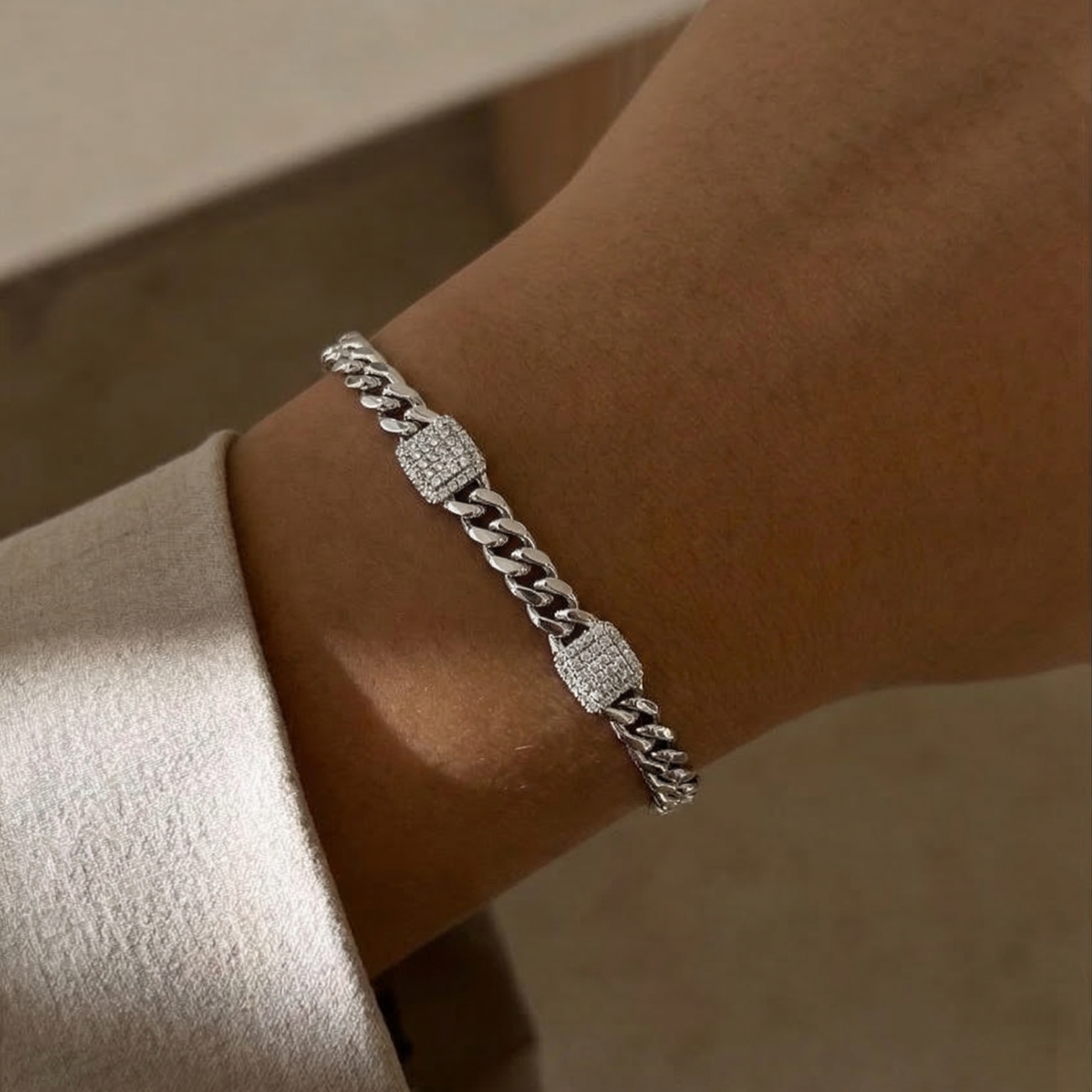 Çelik  VIP Bileklik — Model B8G — 14 ayar altın görünümlü bileklik | Ferlin Jewelry