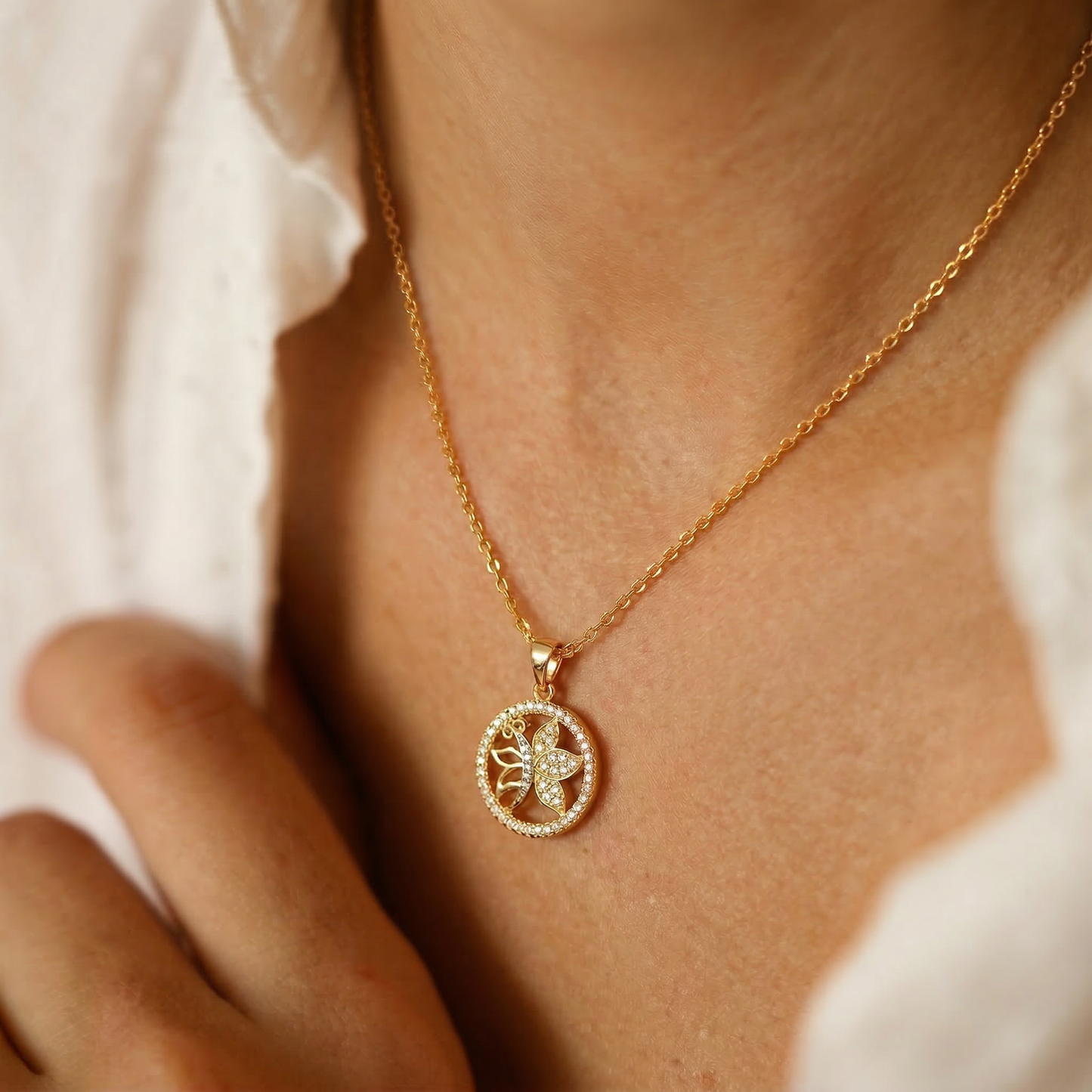 Kelebek Detay Kolye — 14 ayar altın görünümlü kolye | Ferlin Jewelry