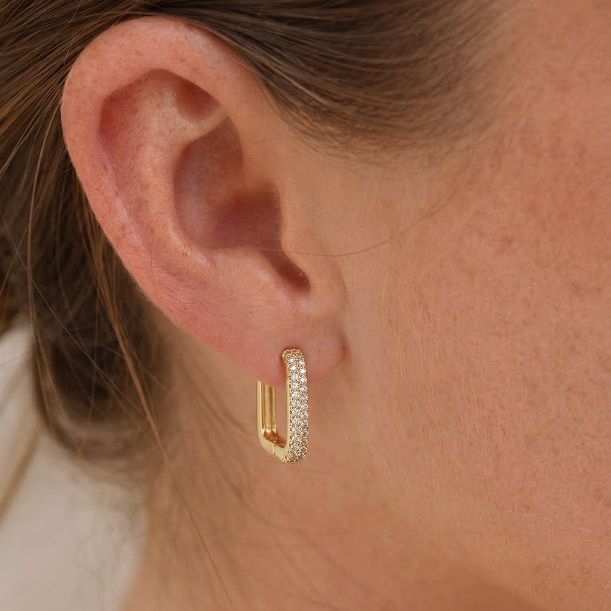 Royal Taş Detaylı L Küpe