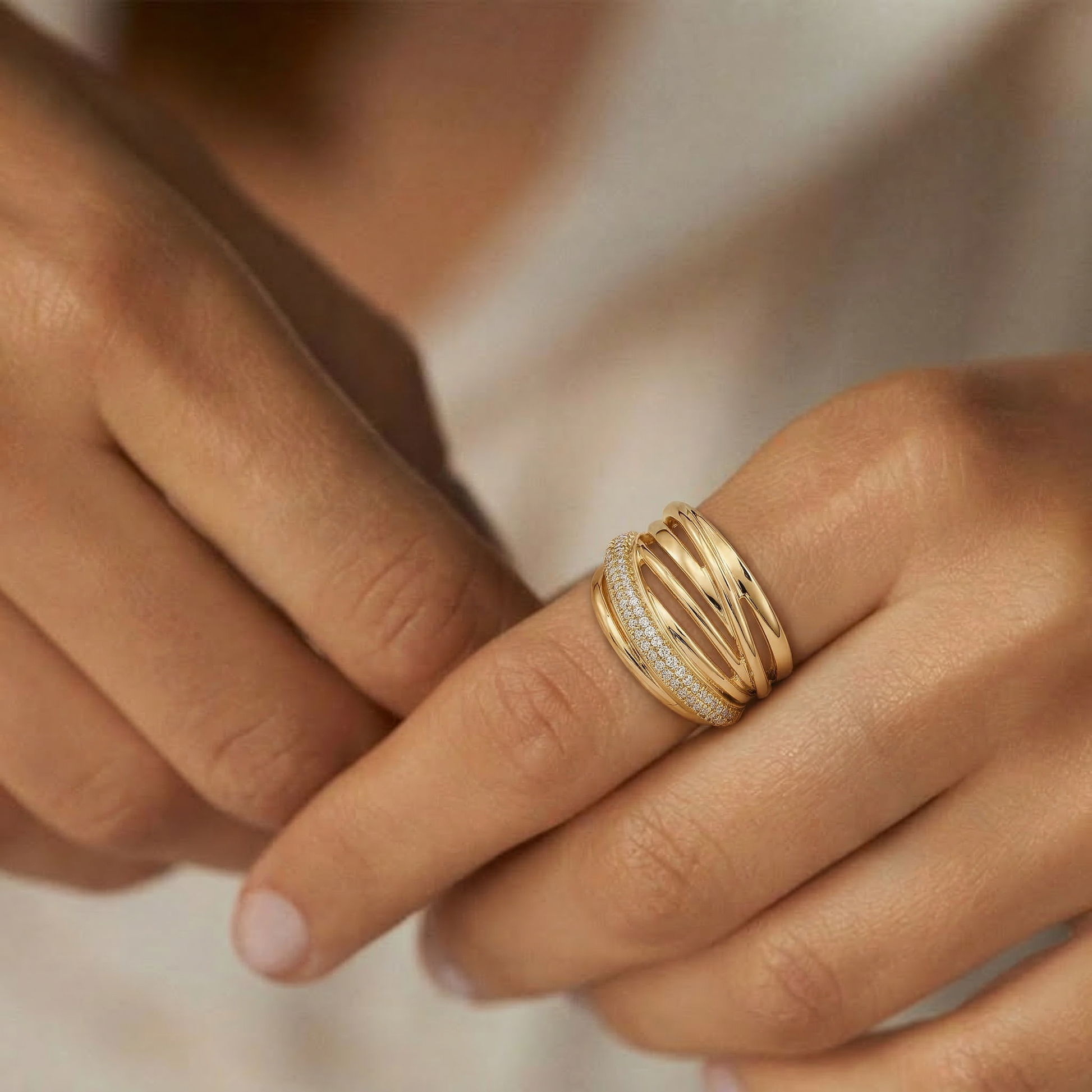 Valira VIP Yüzük — 14 ayar altın görünümlü yüzük | Ferlin Jewelry